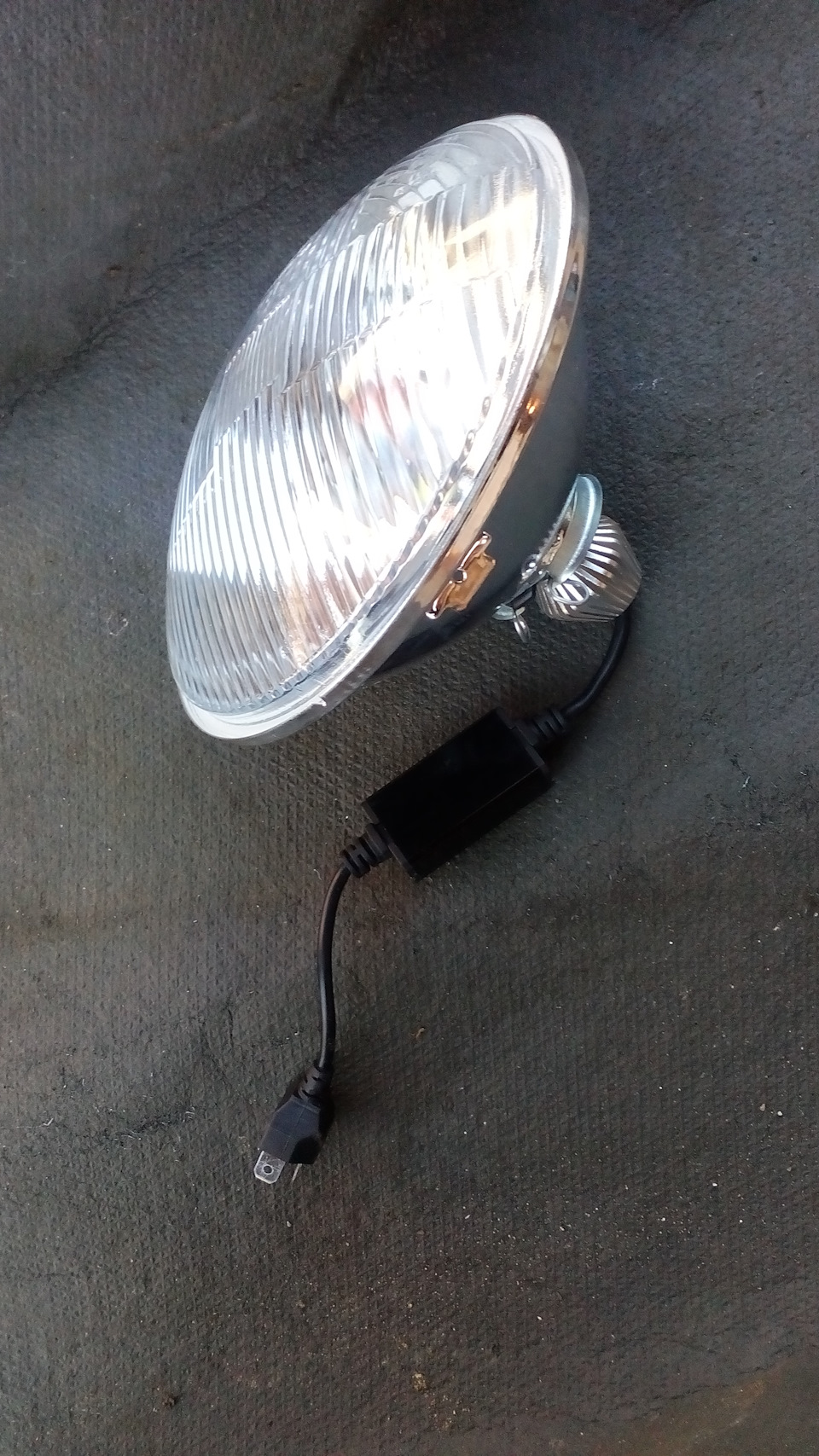 LED... 2