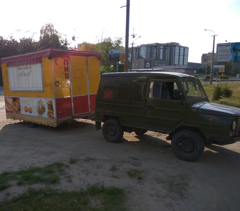 ЛуАЗ vs кіоск Шаурма 2
