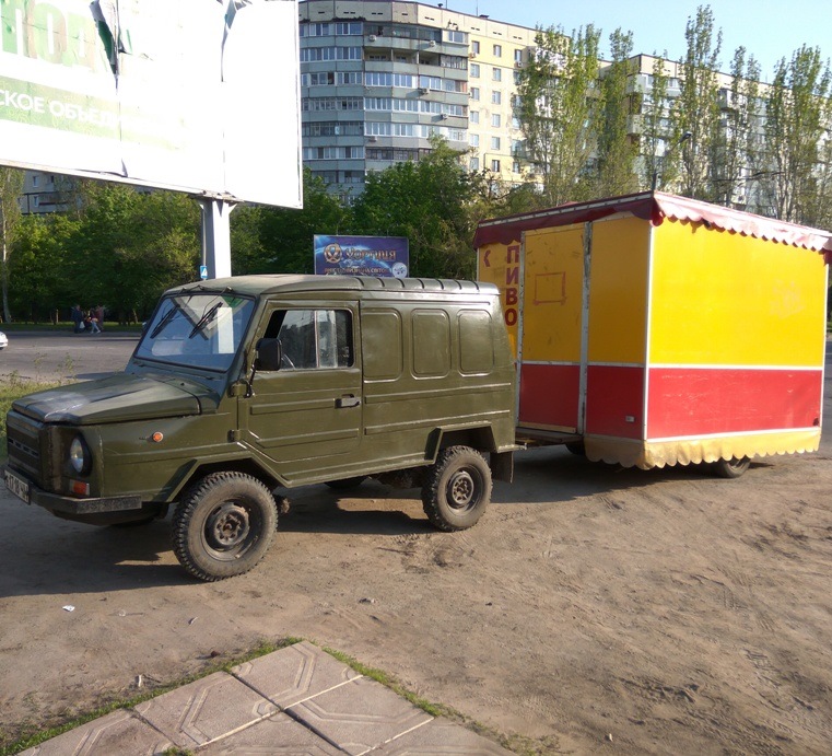 ЛуАЗ vs кіоск Шаурма 1