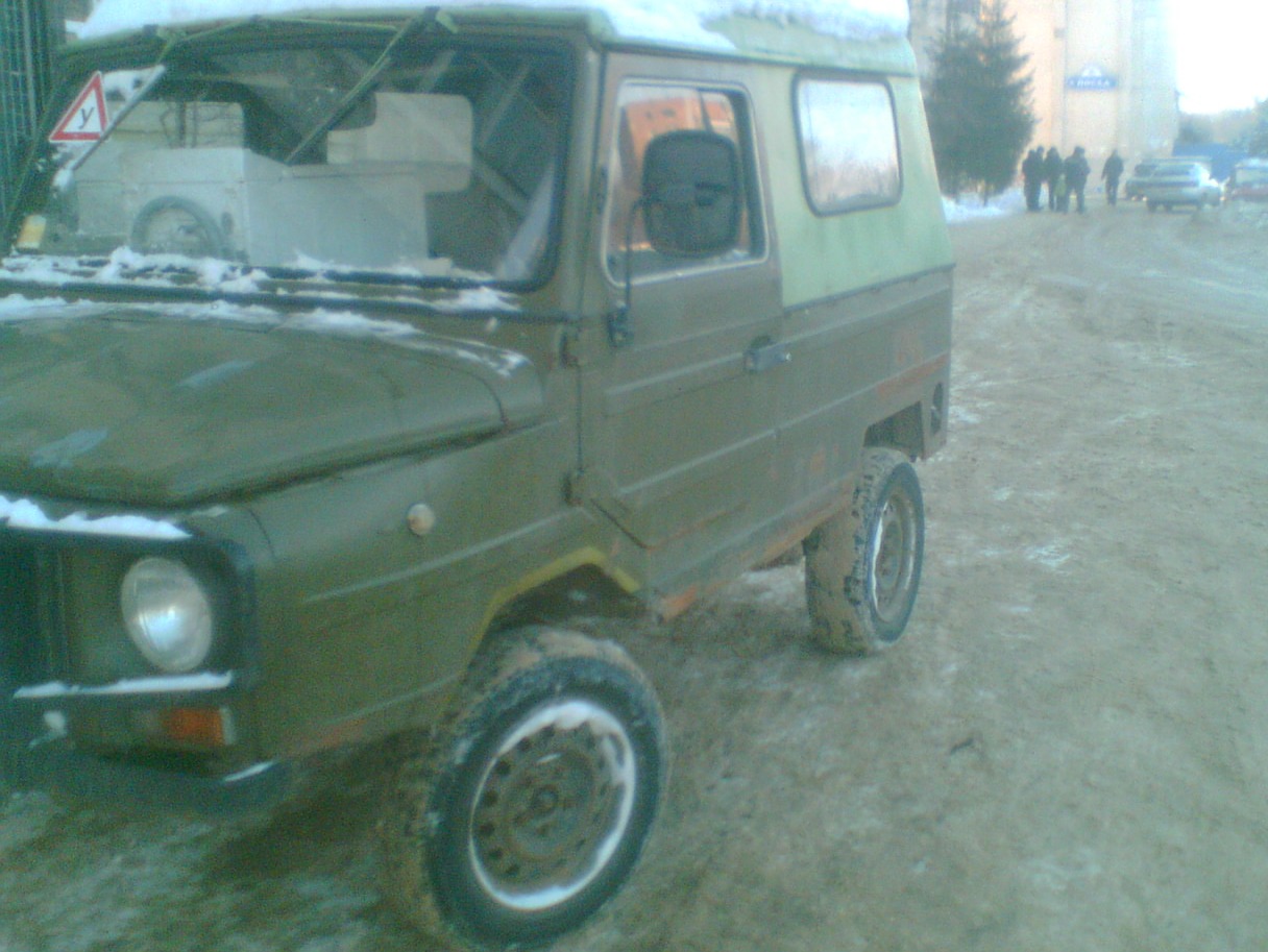 ЛУАЗ у побуті на снігу 5