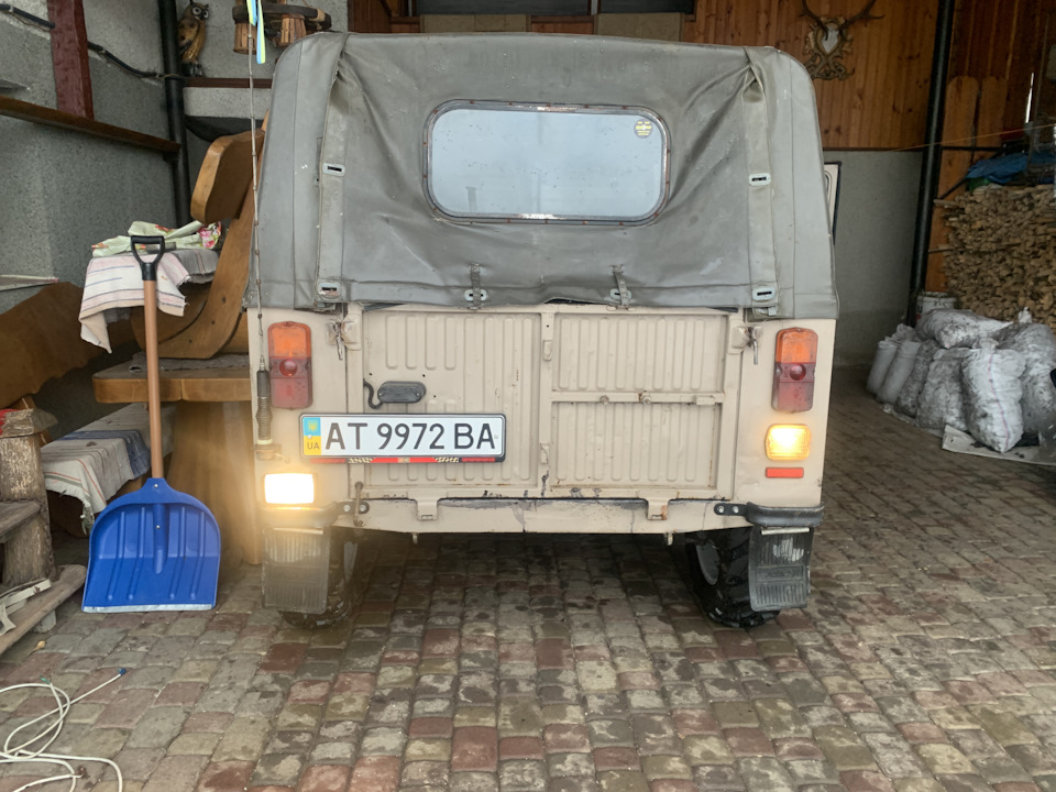 Полиця, задній хід 2