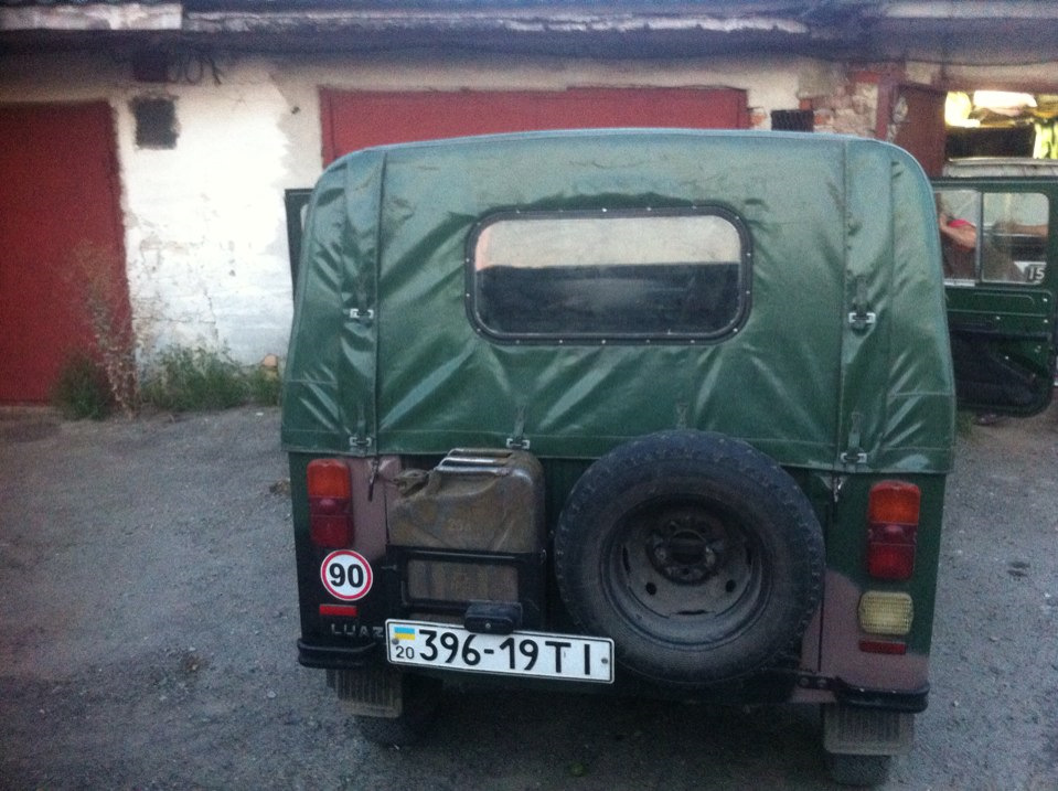 Заміна скла позаду, поставили від УАЗу 2