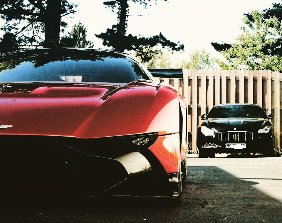 Про Aston Martin Vulcan 2