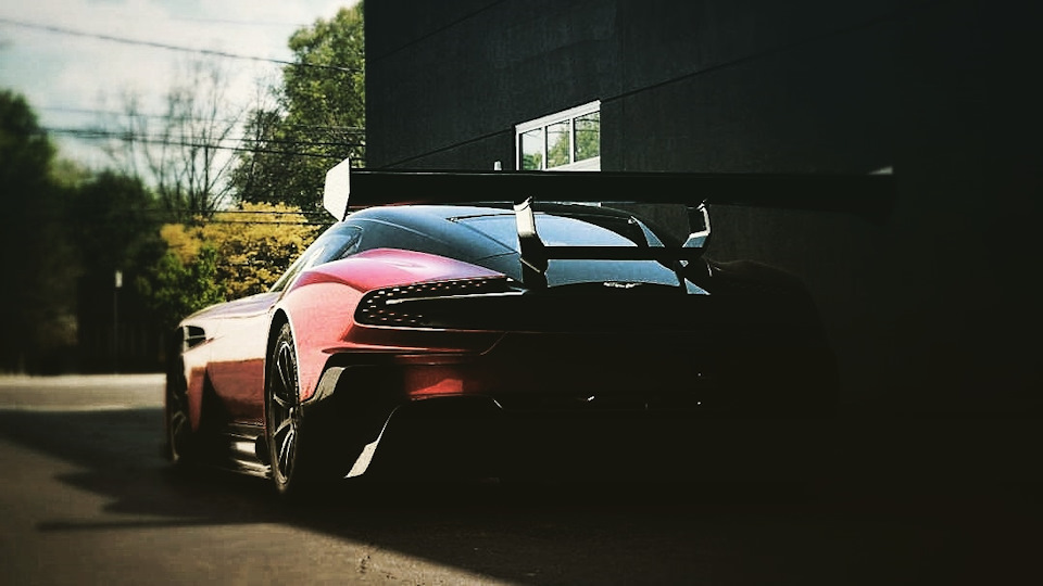 Про Aston Martin Vulcan 3