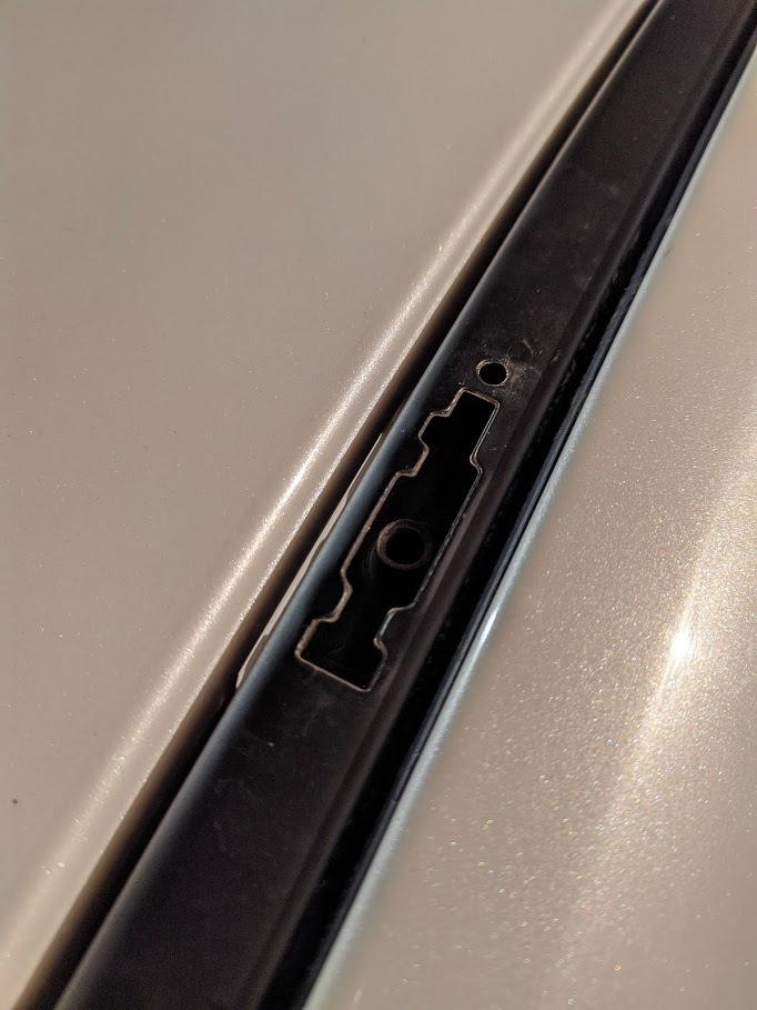 Оригінальний багажник Mazda, він же Whispbar 4