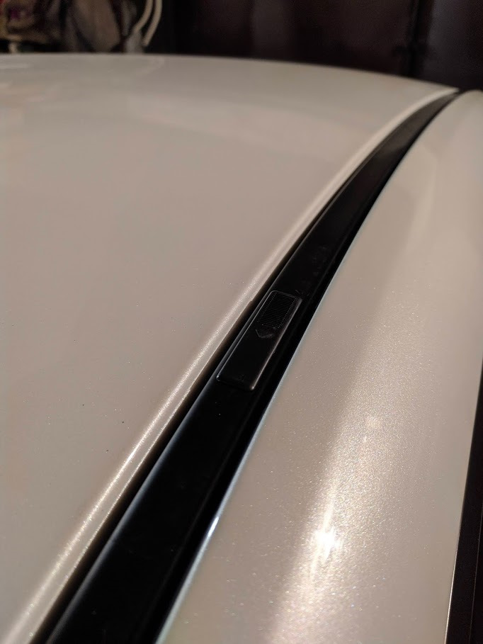 Оригінальний багажник Mazda, він же Whispbar 5