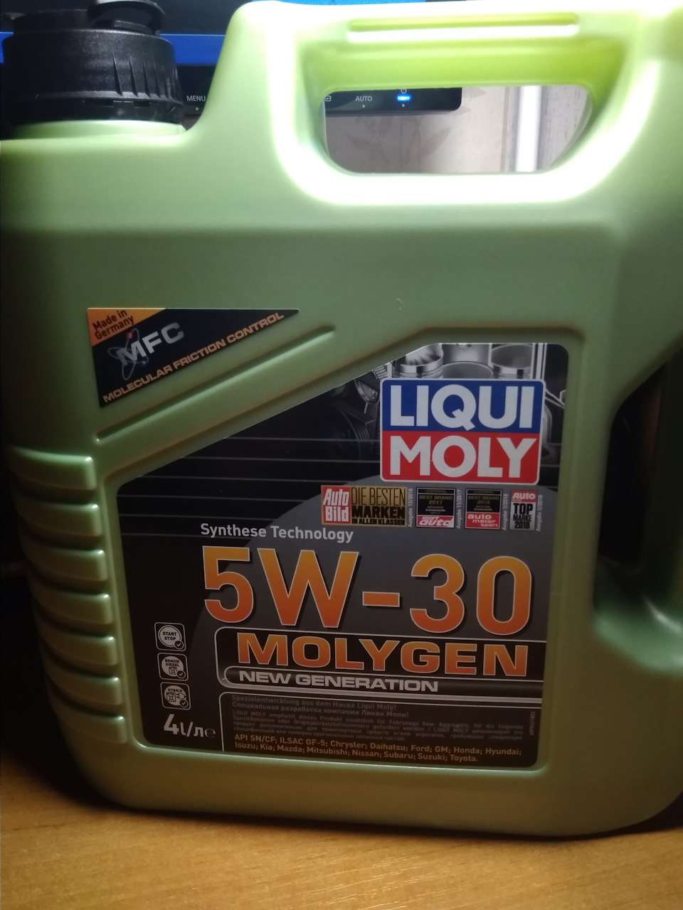 Заміна мастила LIQUI MOLY 5W-30 Moligen. Заміна свічок Denso 1