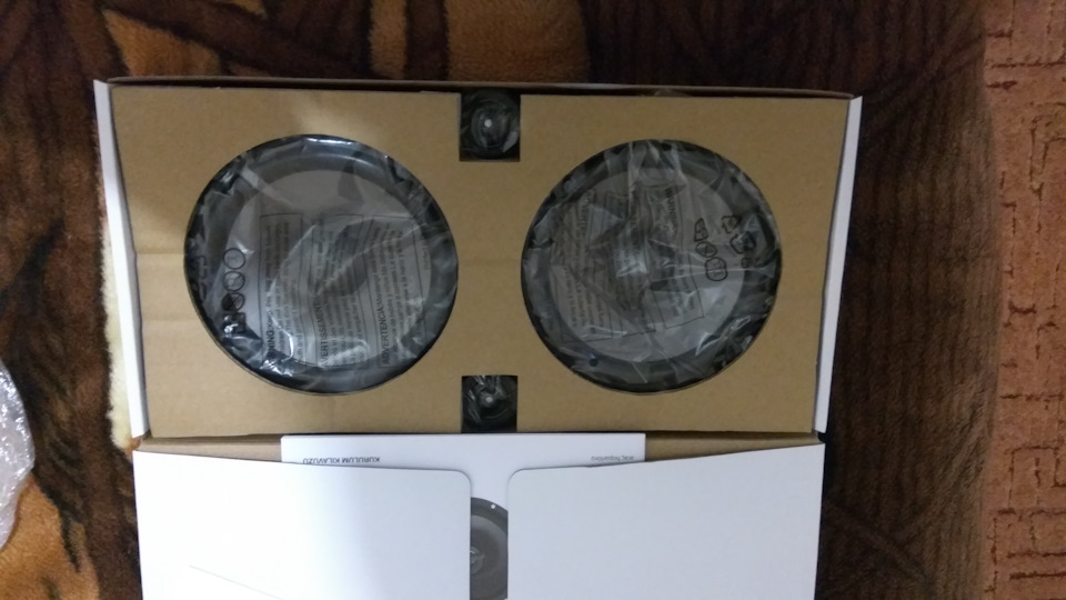Прикупив JBL CS760C 1