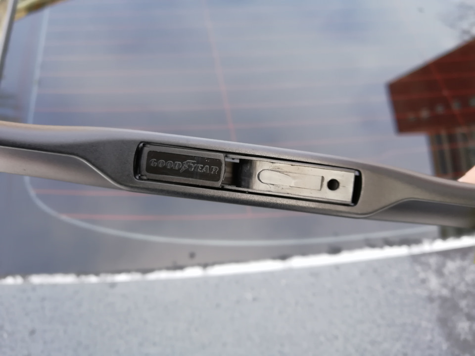 Нові двірники Goodyear Wiper Blade hybrid 4
