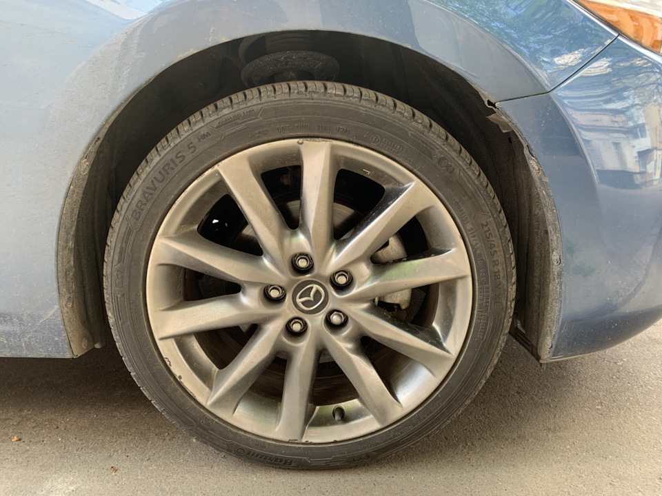 Літня гума 215/45 R18 1