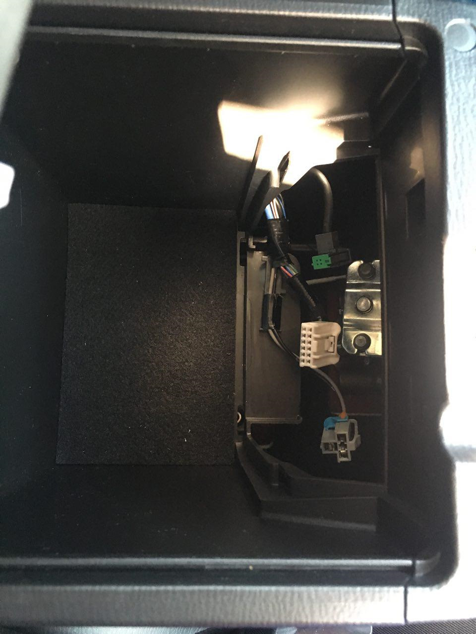 Встановлення Apple CarPlay та AndroidAuto 2
