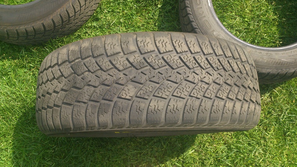 Продам зимову гуму Nokian W 205/55 R16 5