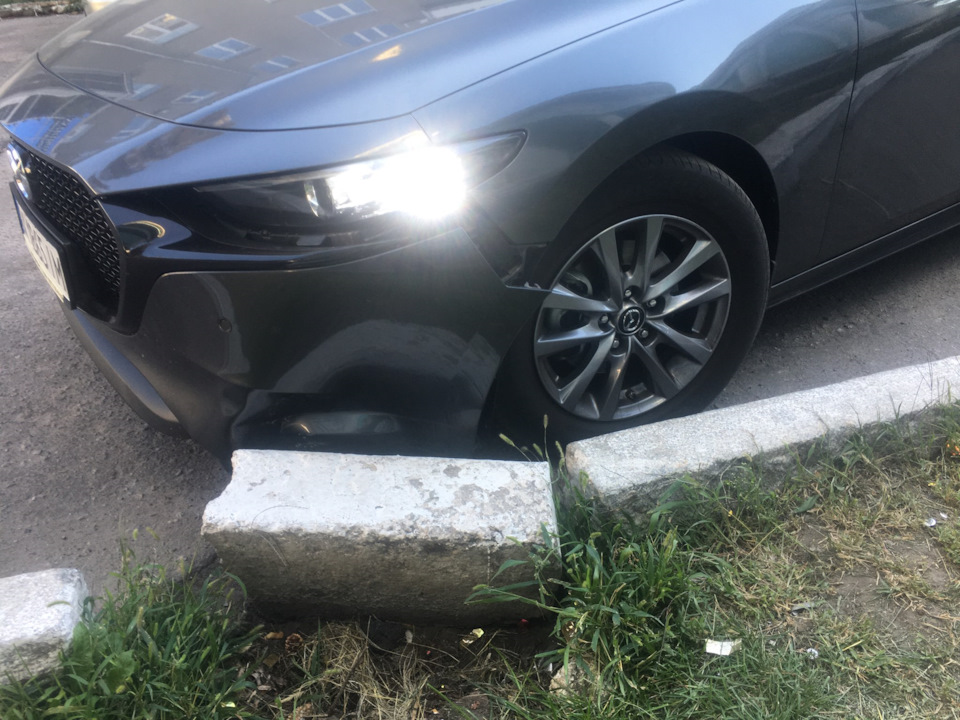 Якщо цікаво що летить при невеликому ударі бампера 2
