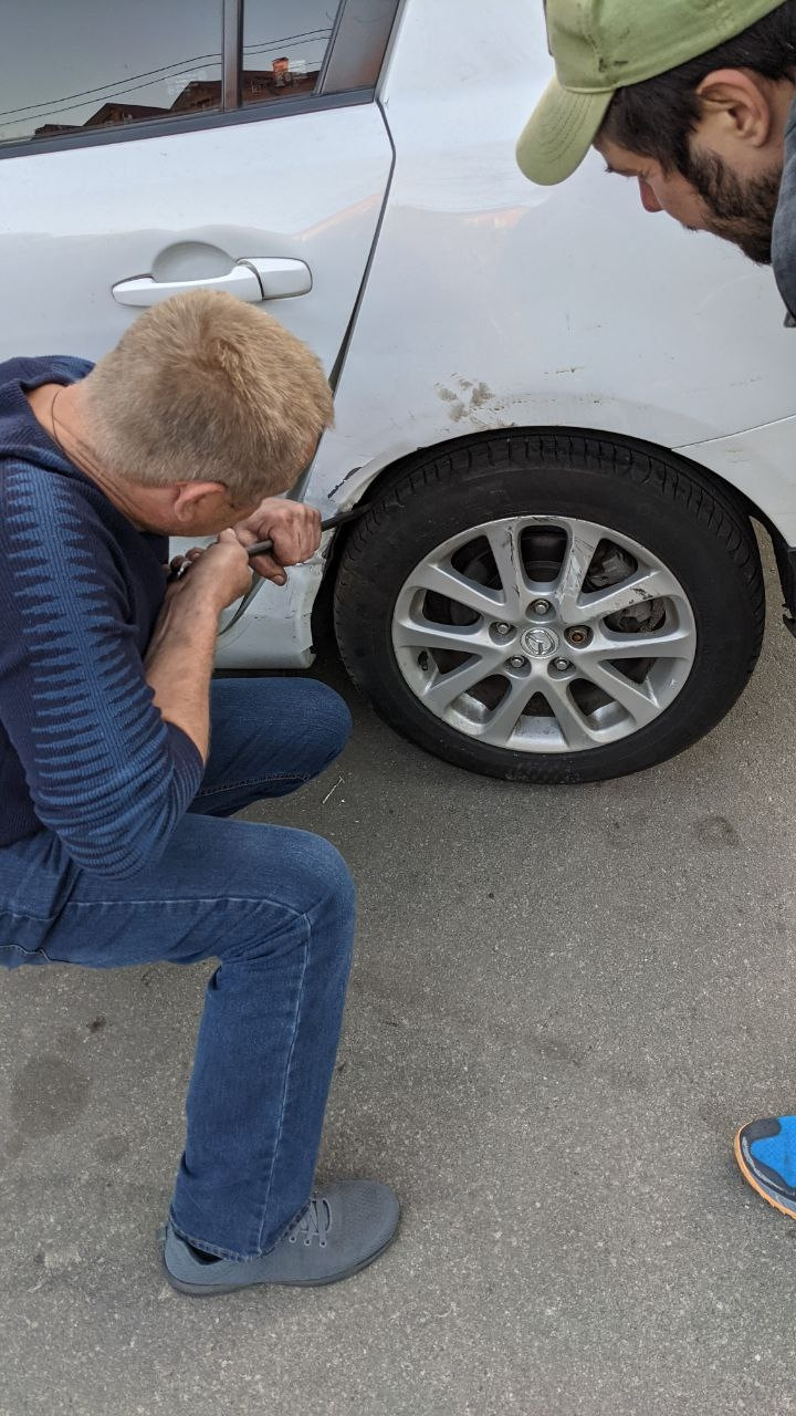 В мазду заїхав мерседес 2