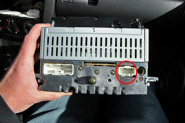 Підключення USB(AUX) до штатної магнетолі 4