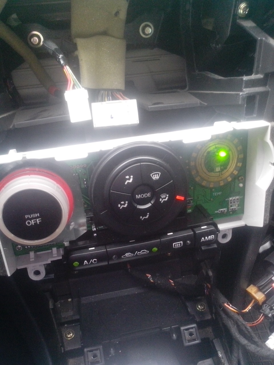 Зробив Клімат-контроль. Кнопку push AUTO 3