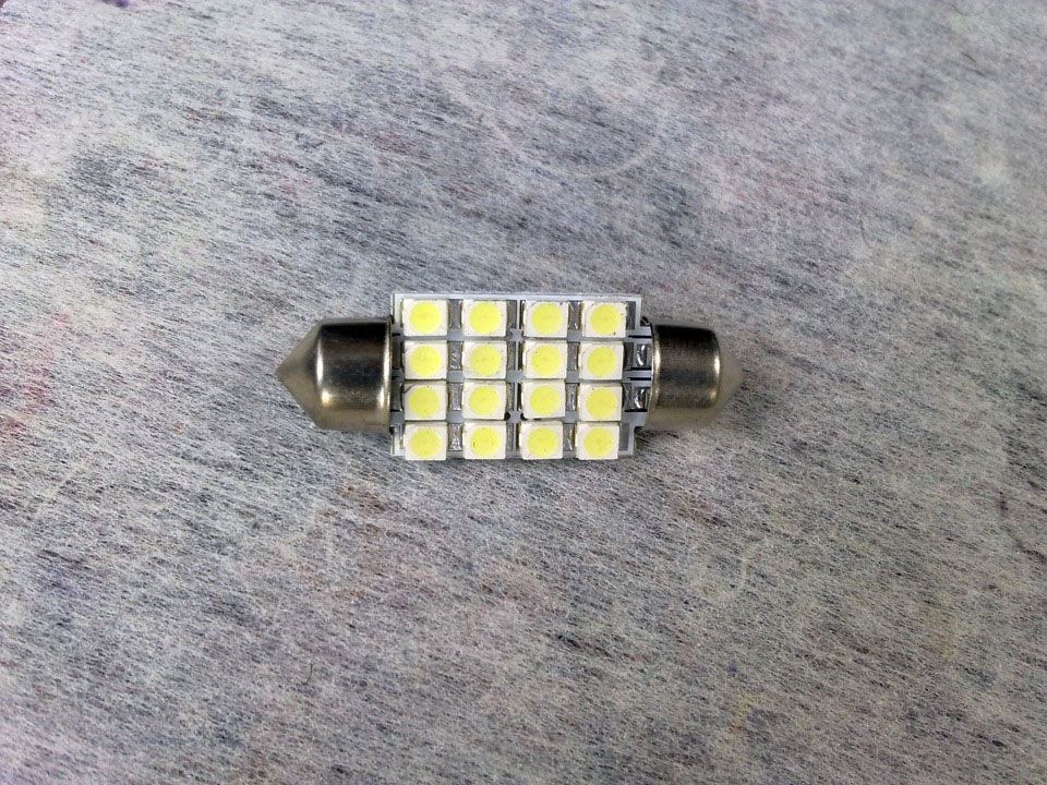 Діоди в салон, підсвічування фар і білі галогенки в ПТФ 3