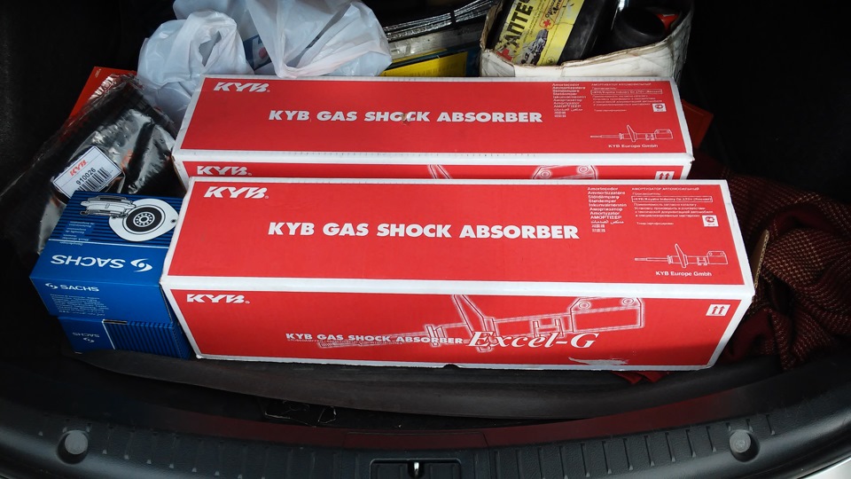 Заміна передніх амортизаторів Kayaba Excel-G 1
