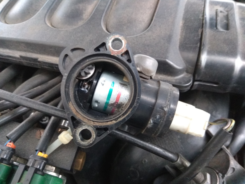 Стук двигуна 1.6 Mazda 1