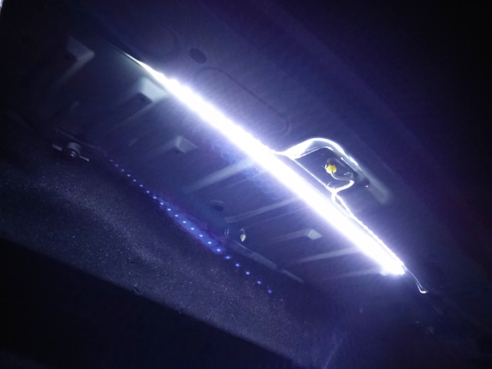 LED освітлення в багажник 4