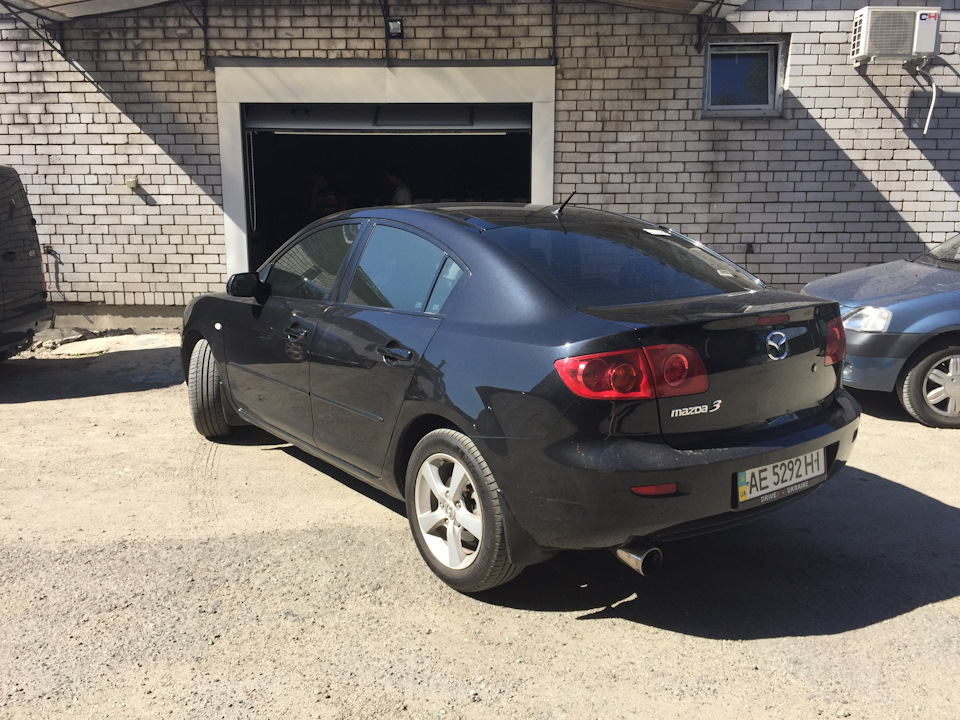 Фарбування бамперів і губа EL-Zip для Mazda 3 2