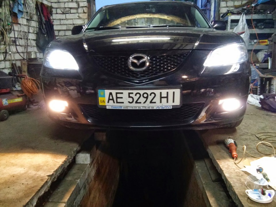 Заміна ламп протитуманок на Mazda 3 - Philips Crystal Vision H11 5