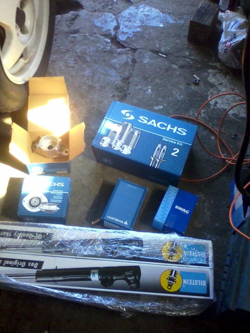 Заміна задніх стійок на Bilstein B4 1