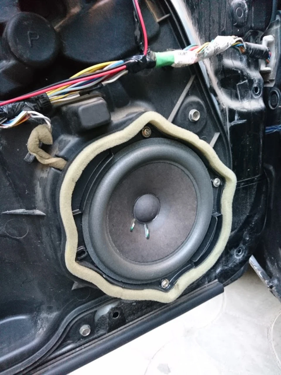 Заміна динаміків на штатні BOSE