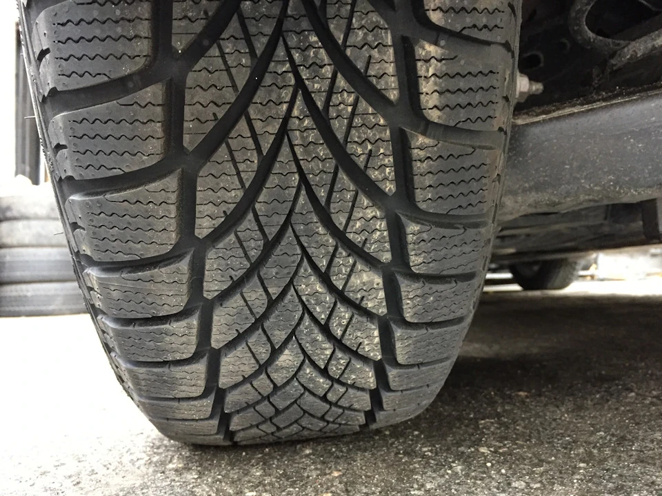 Зимові шини Goodyear UltraGrip Ice 2