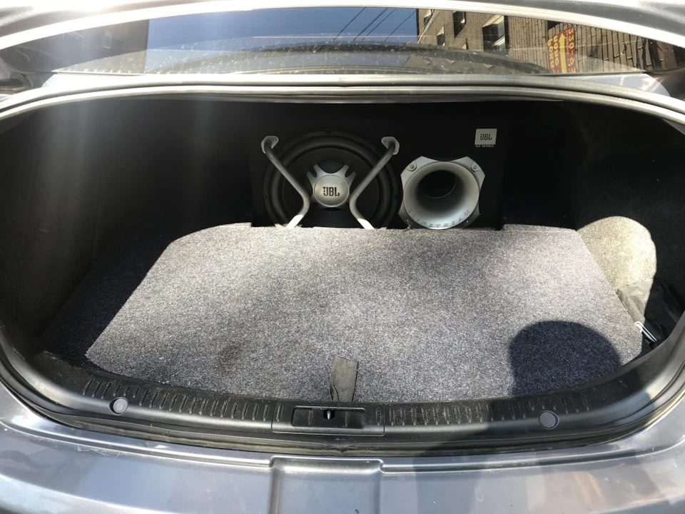 ГУ Pioneer AVH-Z9100BT + Infinity 5350A + перед HERTZ ESK165.5 L, зад Hertz MPX 165.3 PRO + Сабвуфер JBL GT BassPro12 + Фальшпол