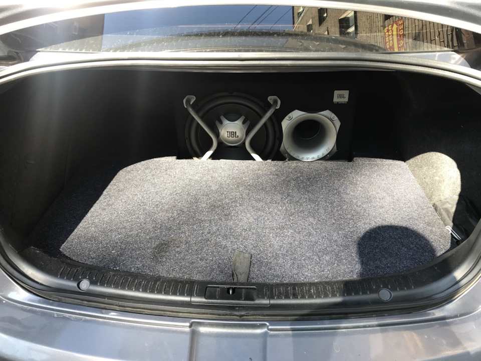ГУ Pioneer AVH-Z9100BT + Infinity 5350A + перед HERTZ ESK165.5 L, зад Hertz MPX 165.3 PRO + Сабвуфер JBL GT BassPro12 + Фальшпол 1