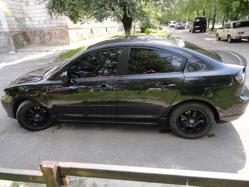 думки чорним по білому). 2