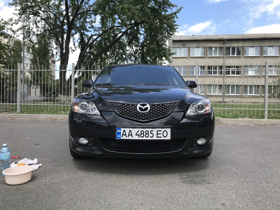 Наклеїв Lip губу на передній бампер