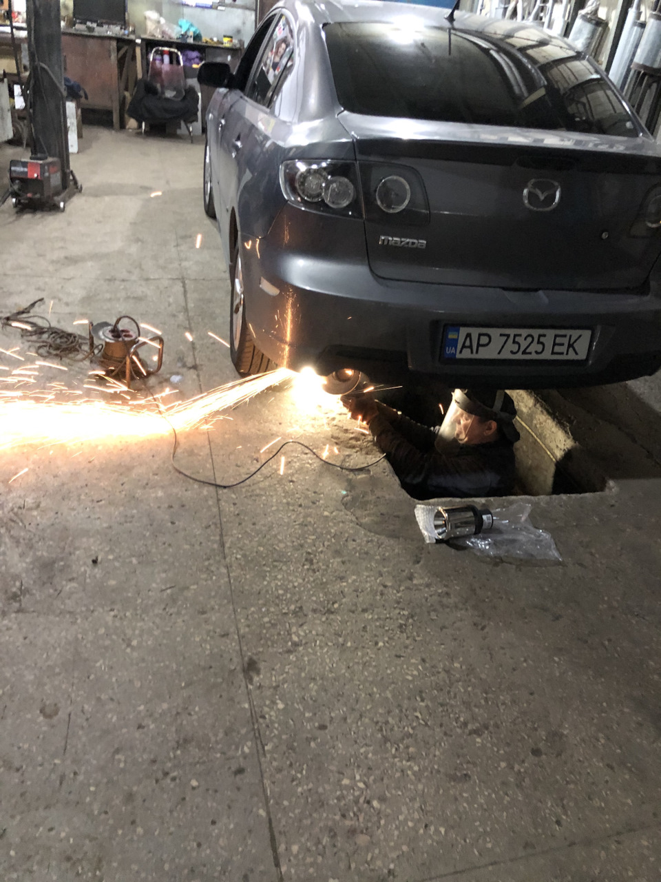 Насадка глушника Buzzer ZZ100X + Білі бічні катафоти в задній бампер 5