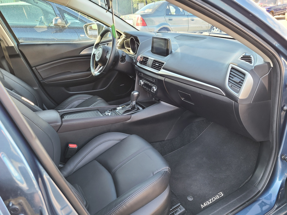Пошук та купівля Mazda 3 2.5 Touring USA 3