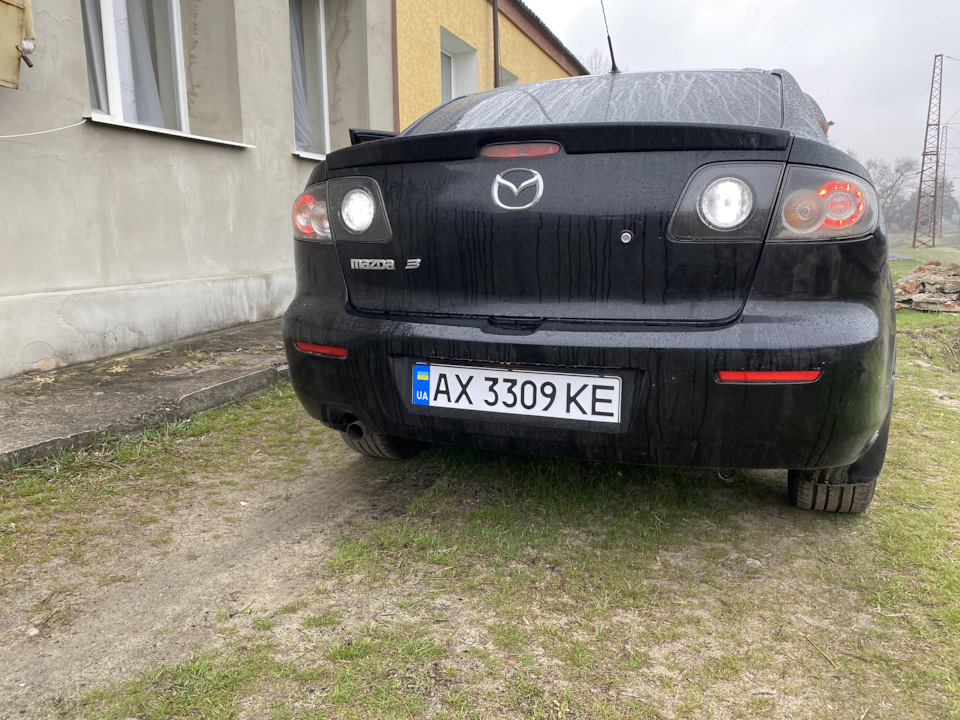 Змінюємо штатне світло в Mazda 3 2008 1