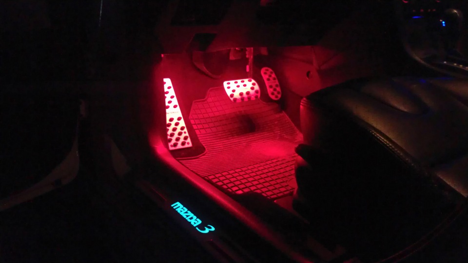 Встановлення накладок на педалі Mazdaspeed 3