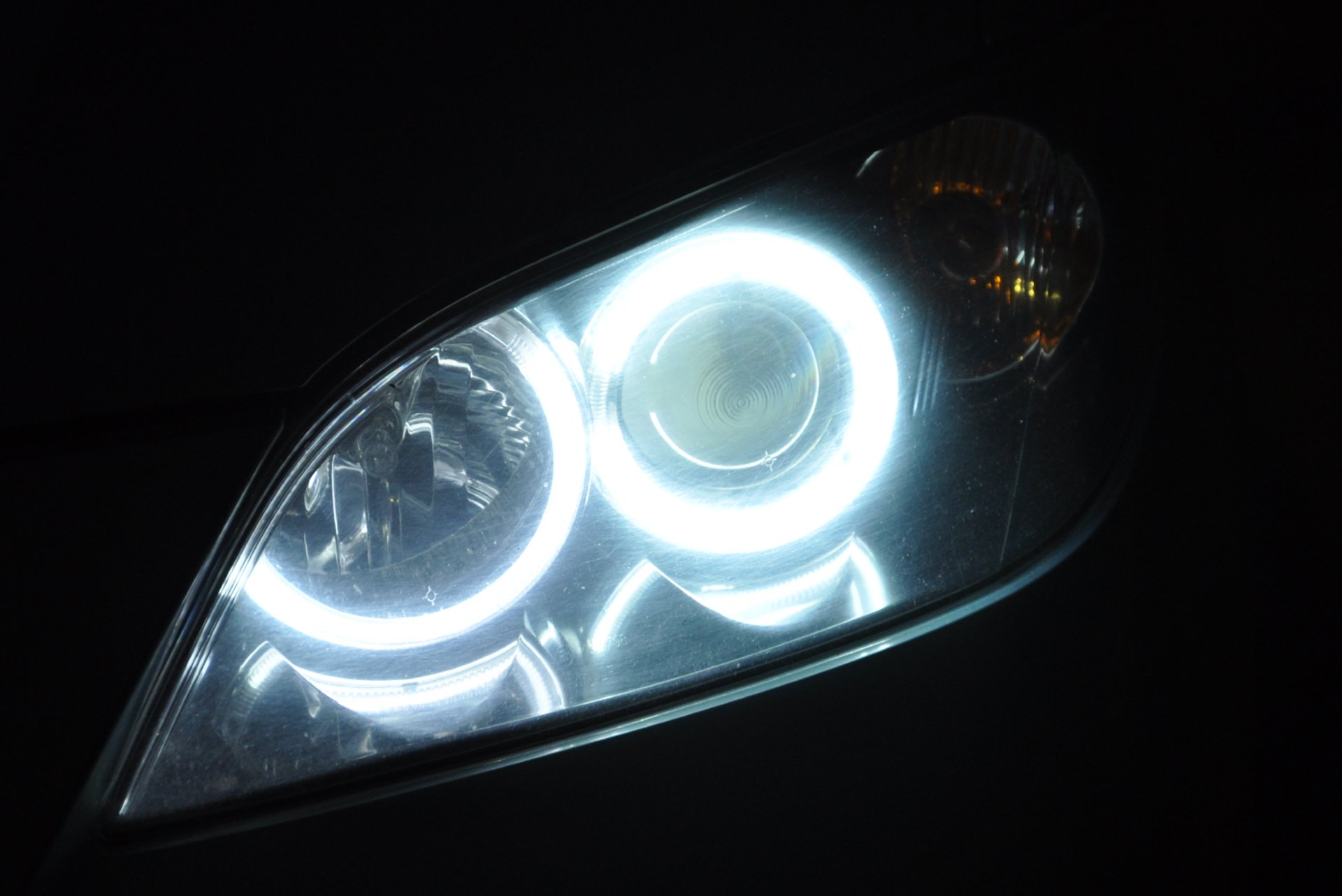 Установка Angel Eyes 4