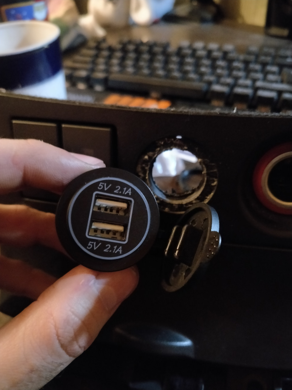 Додаткова зарядка USB для Mazda 3 bk 1.6 AT 1