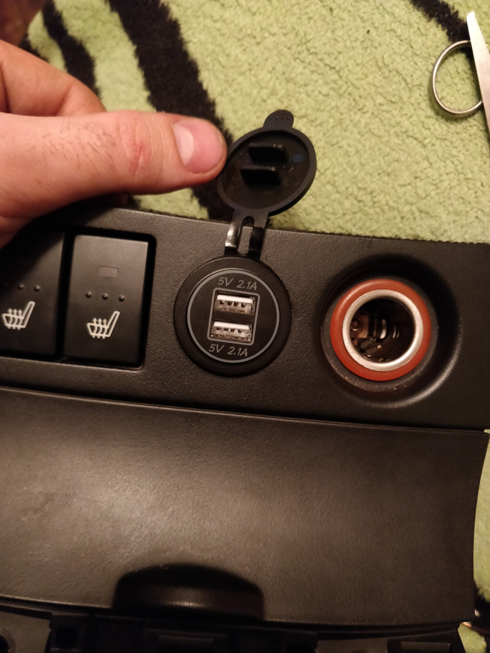 Додаткова зарядка USB для Mazda 3 bk 1.6 AT 3