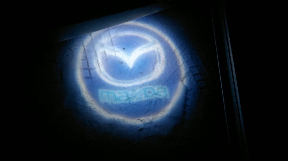 Підсвічування логотипу в дверях автомобіля Mazda. Mazda Logo. 4-е покоління. 3