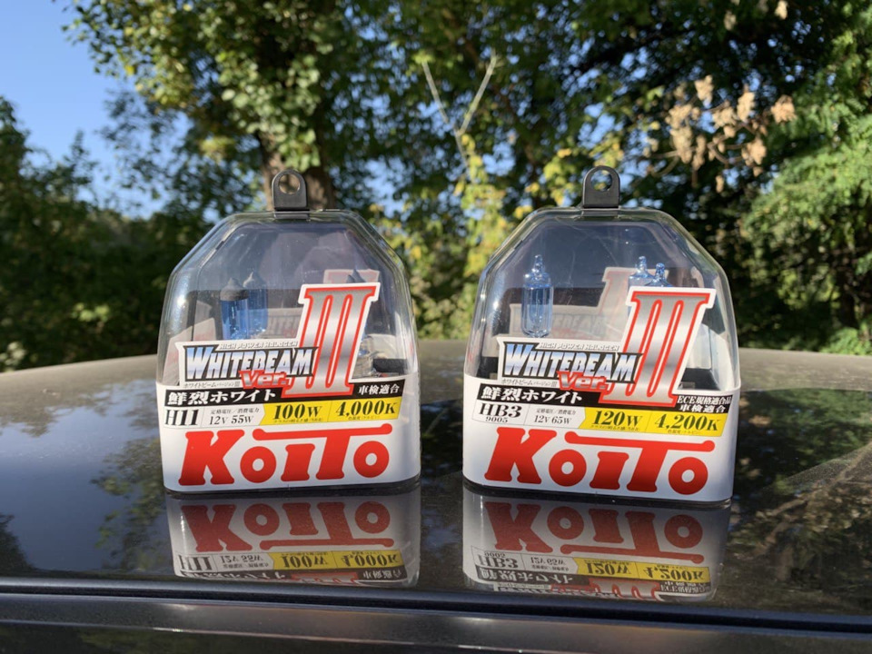 Koito Whitebeam III лампи в ближній і дальній 1