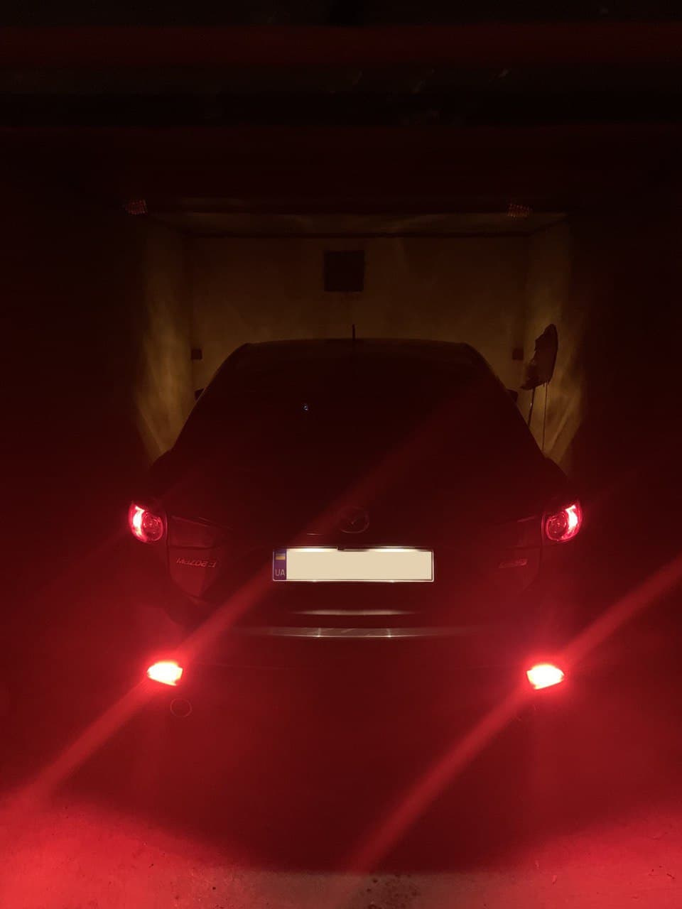 Встановив діодні катафоти на Mazda 3 5