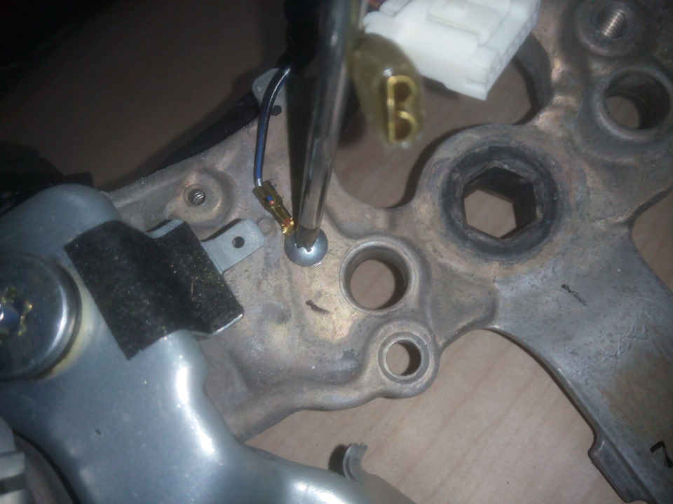 #20. Розбір OEM керма та кнопок від Mazda3 SP23 5