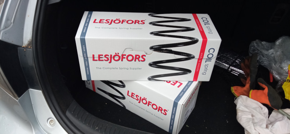 #82. Заміна передніх пружин Lesjöfors 3