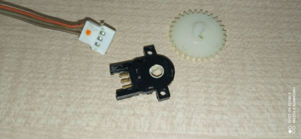 #84. OEM монітор Mazda 3 BK. Частина 1. Підготовка 2