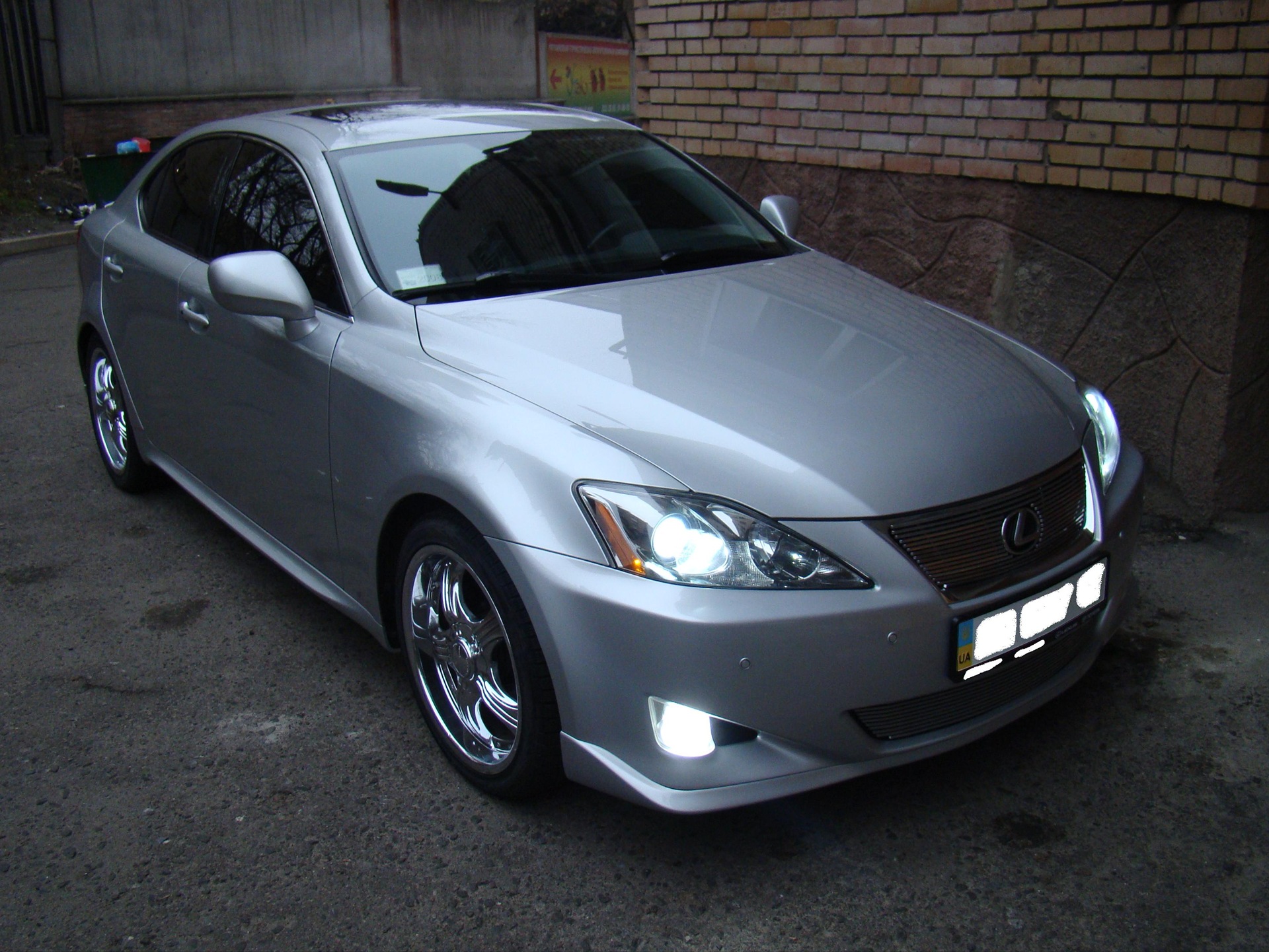 Скоро и Lexus разместим. 1