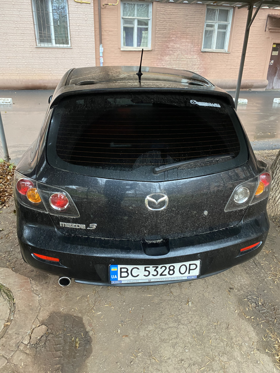3. Задній хід mazda 3 bk від праворукою 2