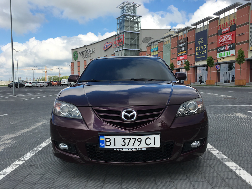 Лоб AGC + тонування + двірники Mazda 2