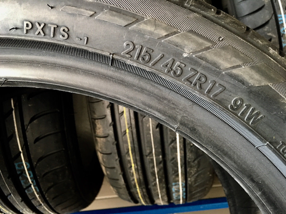 TOYO PROXES T1 SPORT 215/45 R17 91W 2
